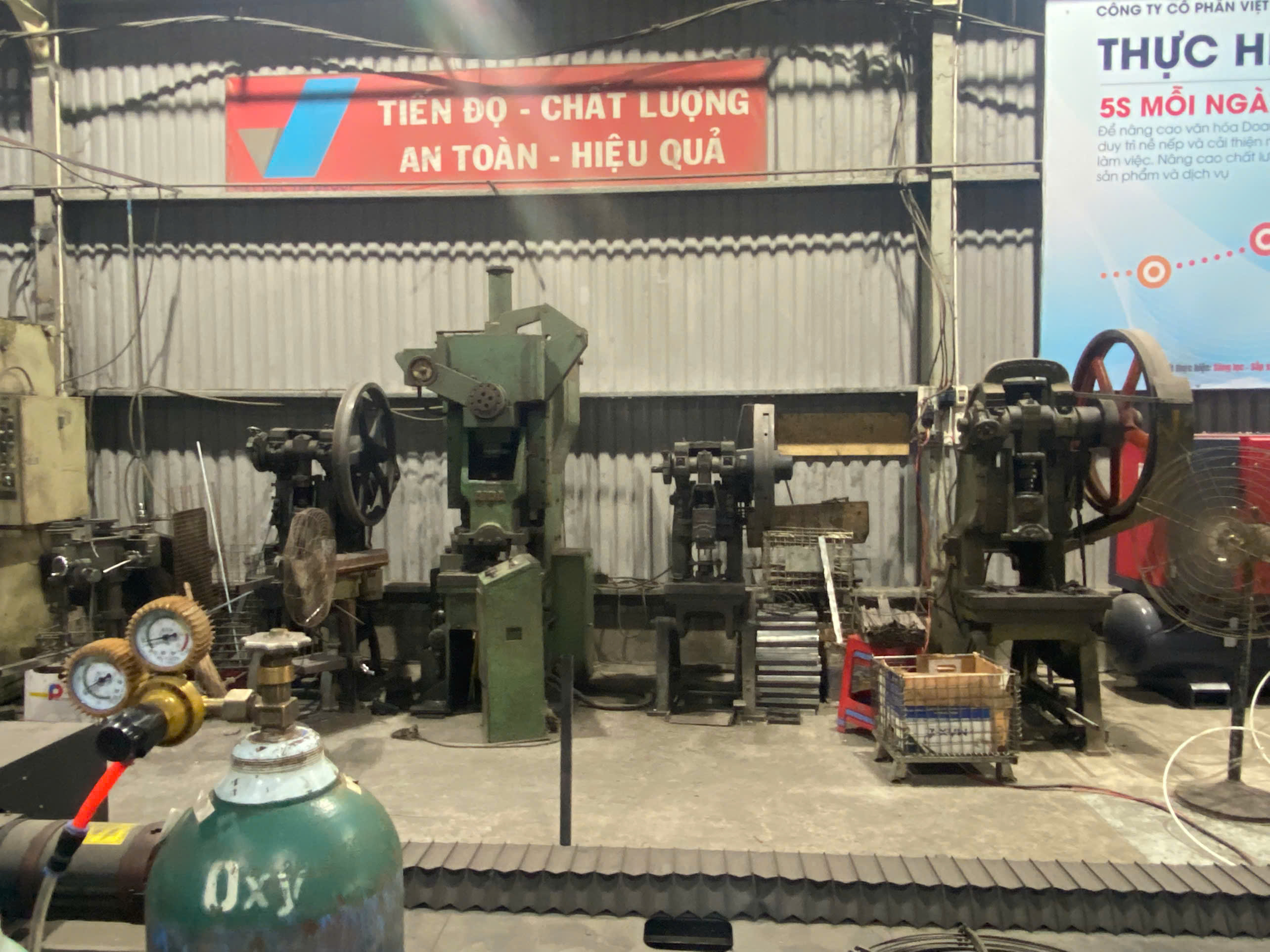 Stamping machine 1.jpg